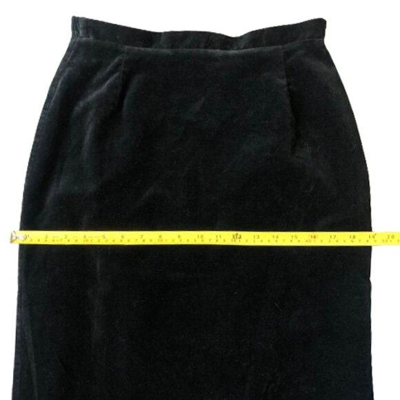 Vintage pencil fitted velvet skirt with bow - Picture 12 of 14